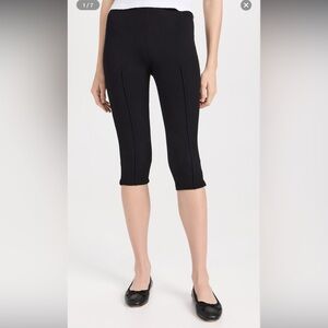 DONNI. Black Ribbed Capris